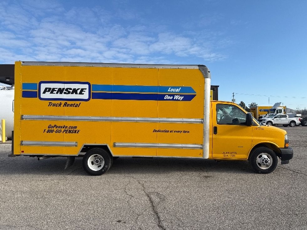 Light Duty Box Truck-Light and Medium Duty Trucks-GMC-2021-Savana G33903-Holland-MI-89,670\n\t\tmiles-$ 26,000 - Image 15