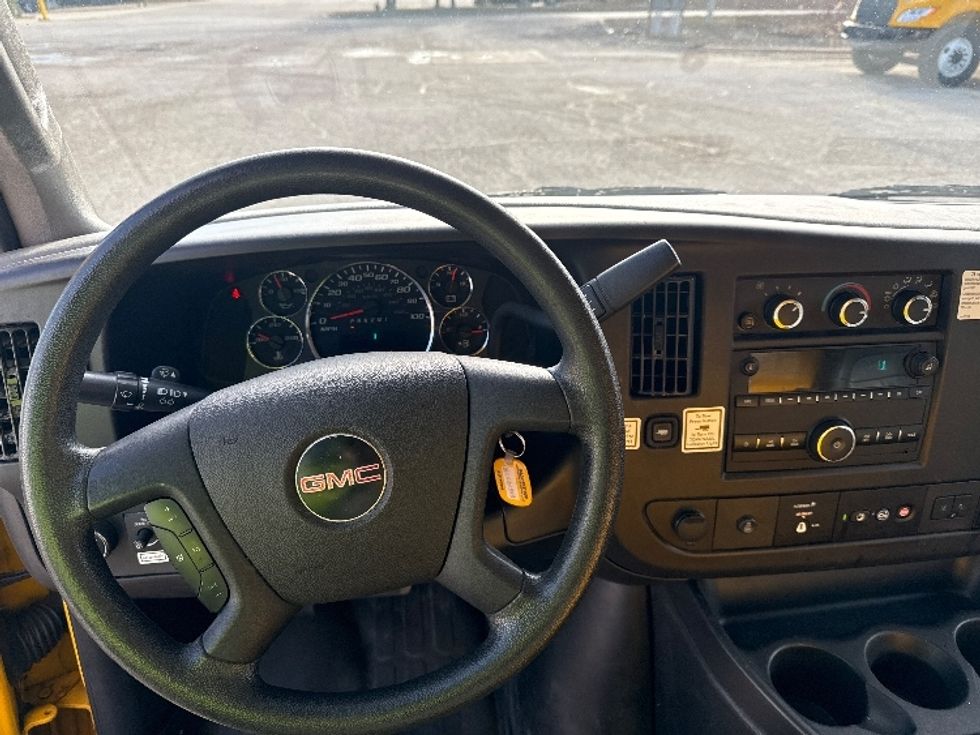 Light Duty Box Truck-Light and Medium Duty Trucks-GMC-2021-Savana G33903-Holland-MI-89,670\n\t\tmiles-$ 26,000 - Image 18