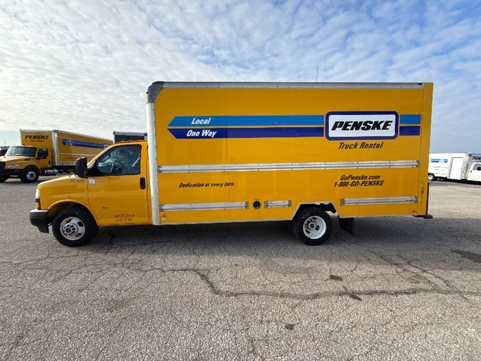 Light Duty Box Truck-Light and Medium Duty Trucks-GMC-2021-Savana G33903-Holland-MI-89,670\n\t\tmiles-$ 26,000 - Image 4