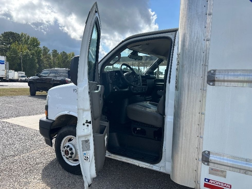 Light Duty Box Truck-Light and Medium Duty Trucks-GMC-2021-Savana G33903-Homewood-AL-103,937\n\t\tmiles-$ 30,750 - Image 14