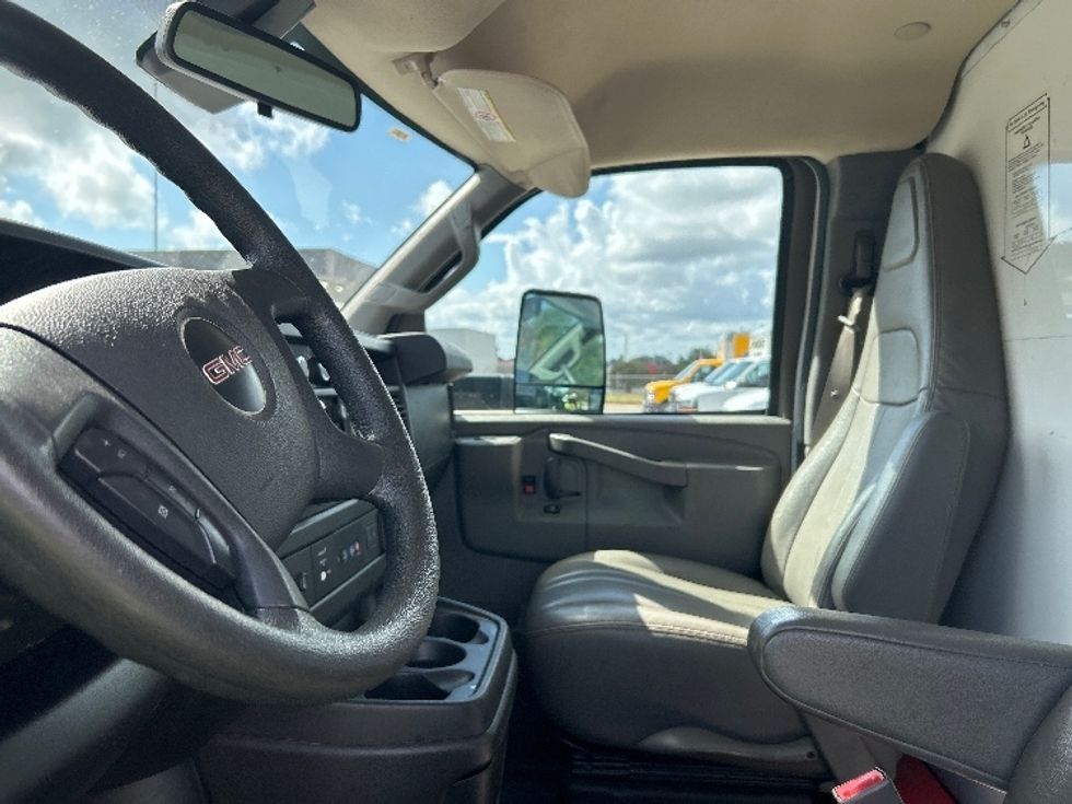Light Duty Box Truck-Light and Medium Duty Trucks-GMC-2021-Savana G33903-Homewood-AL-103,937\n\t\tmiles-$ 30,750 - Image 17