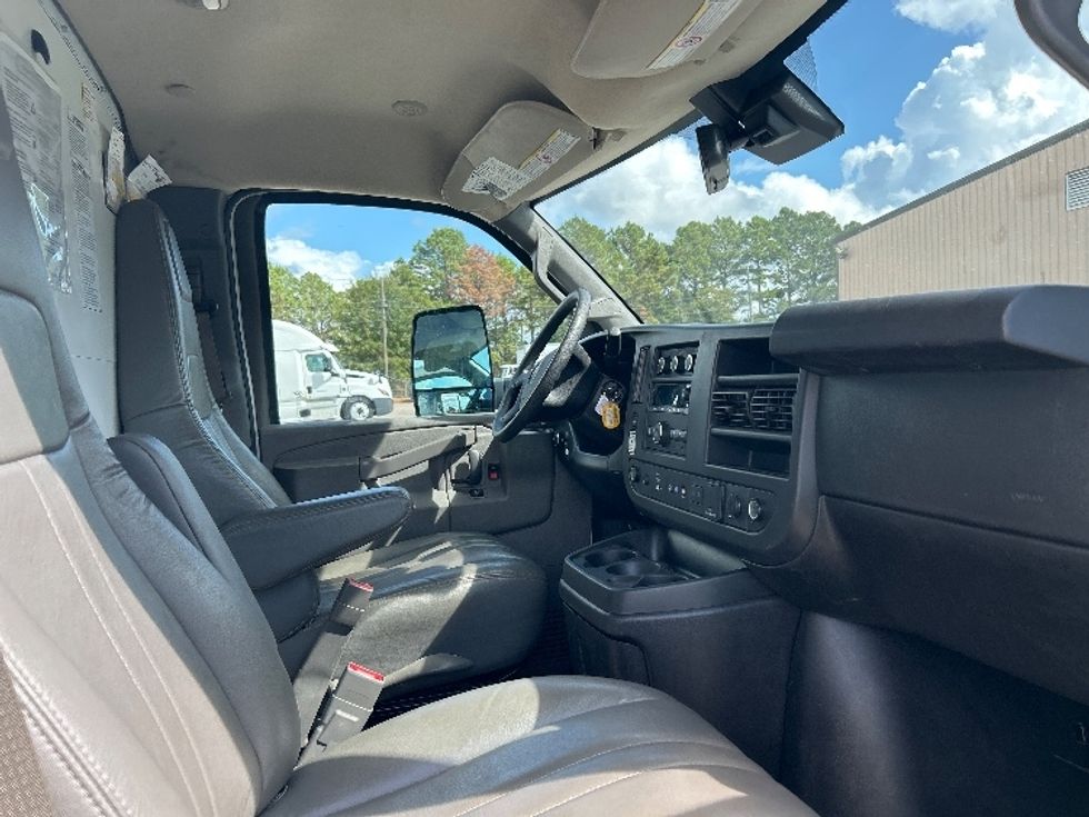 Light Duty Box Truck-Light and Medium Duty Trucks-GMC-2021-Savana G33903-Homewood-AL-103,937\n\t\tmiles-$ 30,750 - Image 19