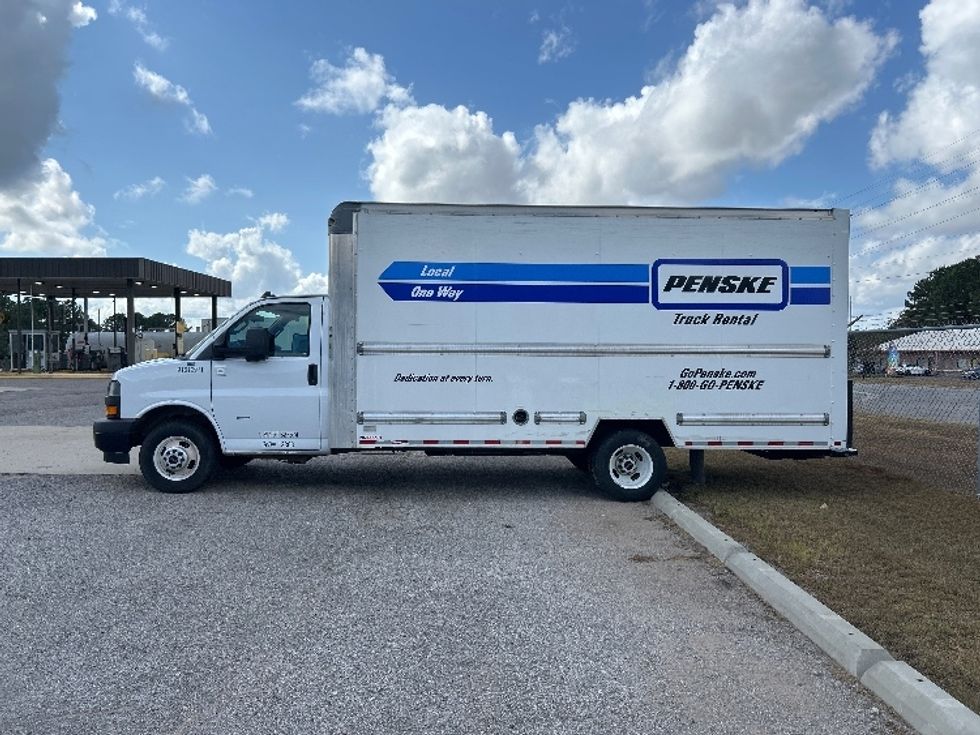 Light Duty Box Truck-Light and Medium Duty Trucks-GMC-2021-Savana G33903-Homewood-AL-103,937\n\t\tmiles-$ 30,750 - Image 4