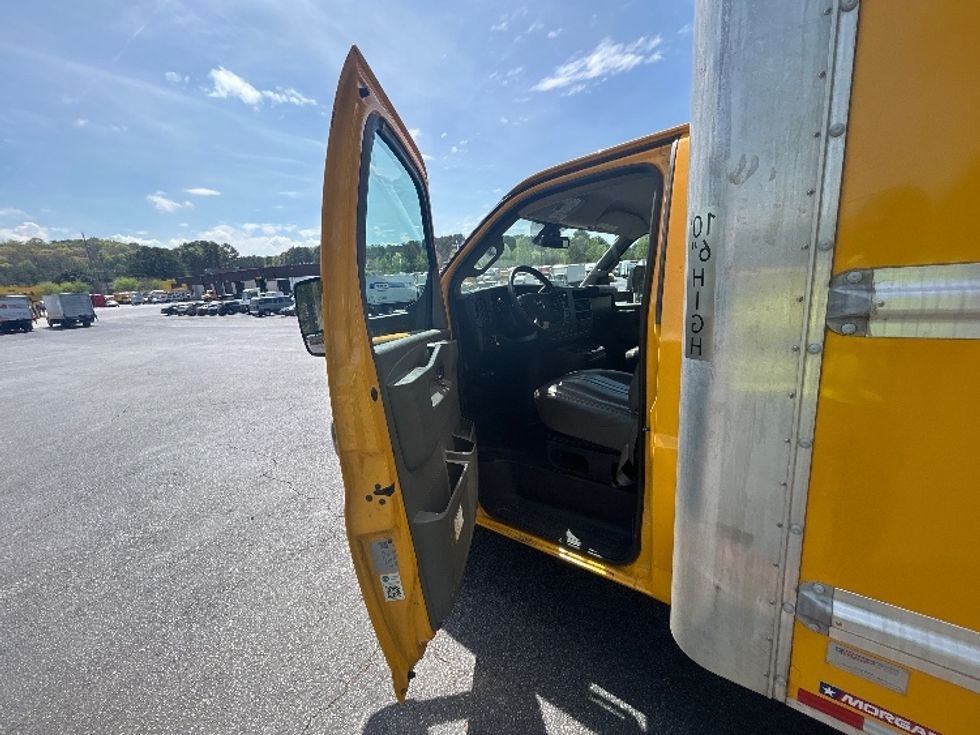 Light Duty Box Truck-Light and Medium Duty Trucks-GMC-2021-Savana G33903-Homewood-AL-128,664\n\t\tmiles-$ 24,500 - Image 15