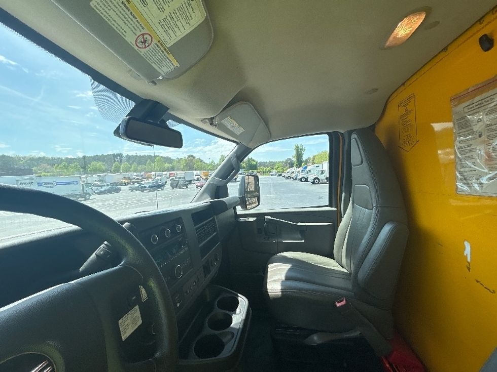 Light Duty Box Truck-Light and Medium Duty Trucks-GMC-2021-Savana G33903-Homewood-AL-128,664\n\t\tmiles-$ 24,500 - Image 18