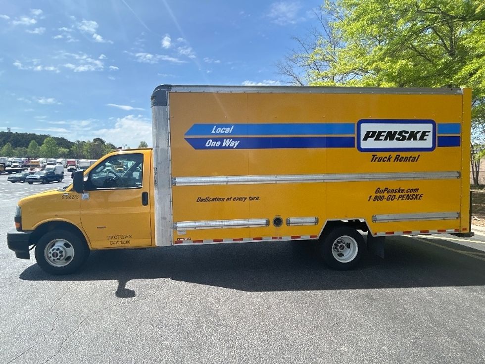 Light Duty Box Truck-Light and Medium Duty Trucks-GMC-2021-Savana G33903-Homewood-AL-128,664\n\t\tmiles-$ 24,500 - Image 4