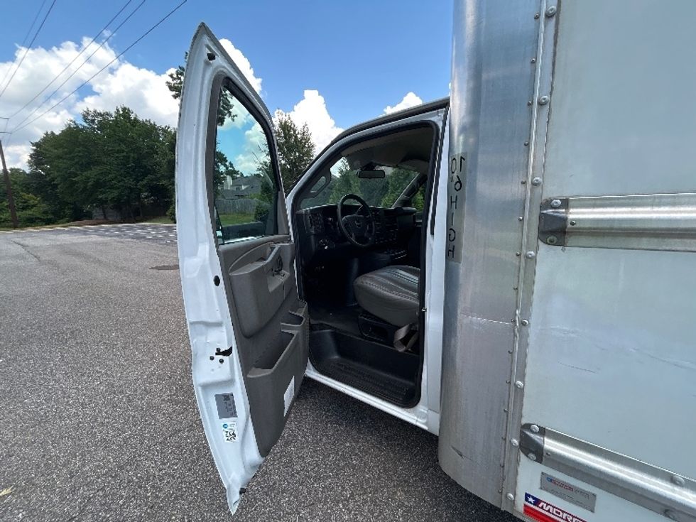 Light Duty Box Truck-Light and Medium Duty Trucks-GMC-2021-Savana G33903-Homewood-AL-85,570\n\t\tmiles-$ 30,500 - Image 16