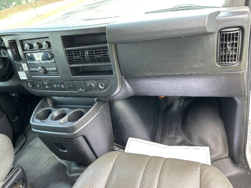 Light Duty Box Truck-Light and Medium Duty Trucks-GMC-2021-Savana G33903-Homewood-AL-85,570\n\t\tmiles-$ 30,500 - Image 21