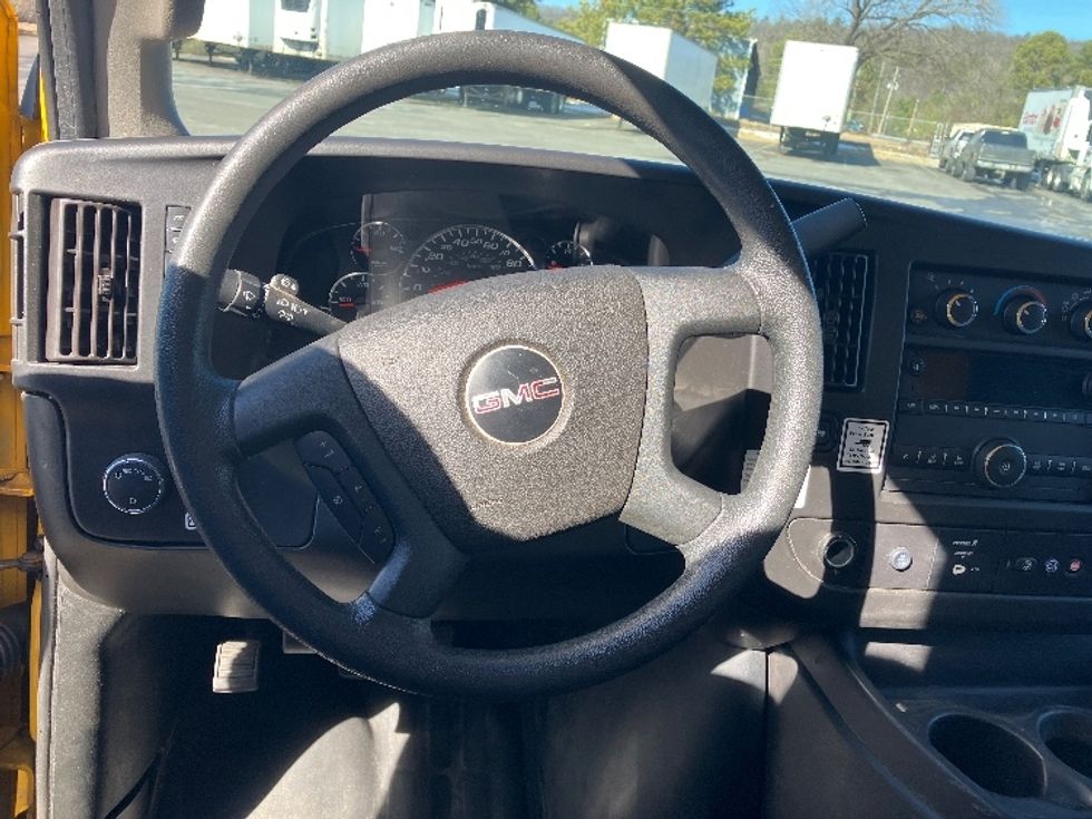 Light Duty Box Truck-Light and Medium Duty Trucks-GMC-2021-Savana G33903-Hot Springs-AR-121,952\n\t\tmiles-$ 23,750 - Image 16