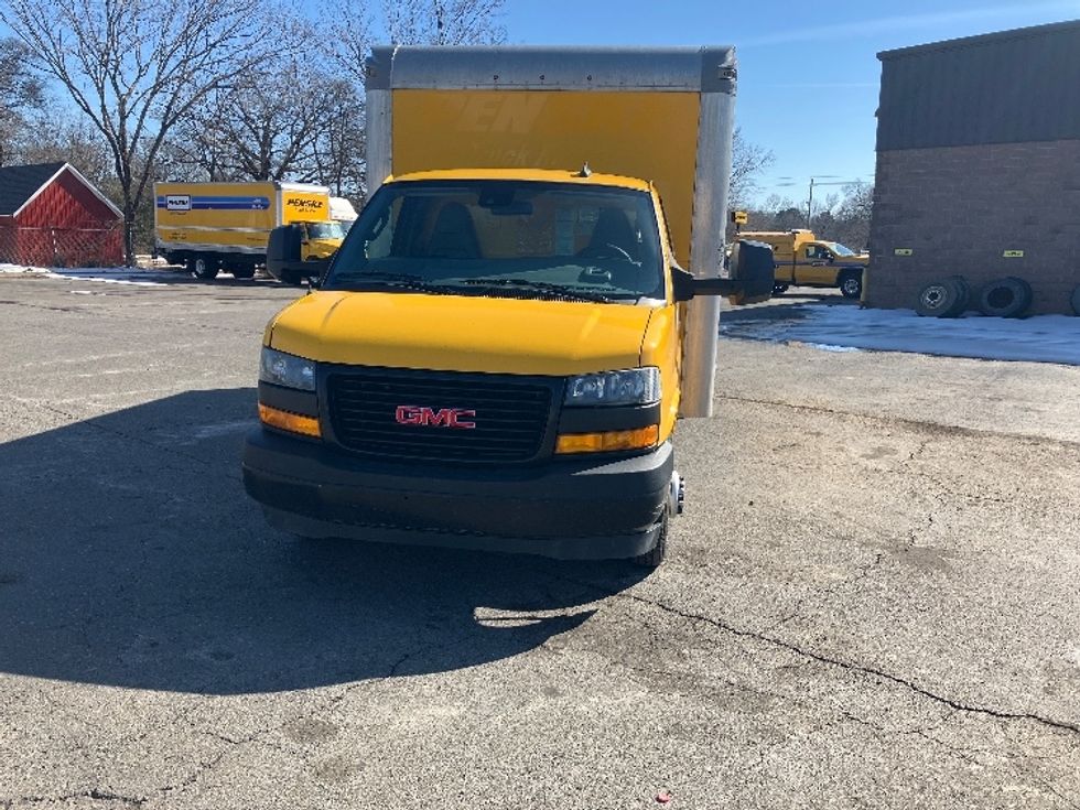 Light Duty Box Truck-Light and Medium Duty Trucks-GMC-2021-Savana G33903-Hot Springs-AR-121,952\n\t\tmiles-$ 23,750 - Image 2