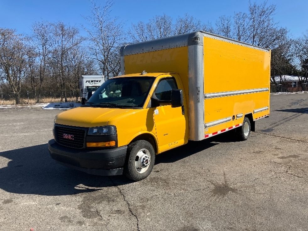 Light Duty Box Truck-Light and Medium Duty Trucks-GMC-2021-Savana G33903-Hot Springs-AR-121,952\n\t\tmiles-$ 23,750 - Image 3