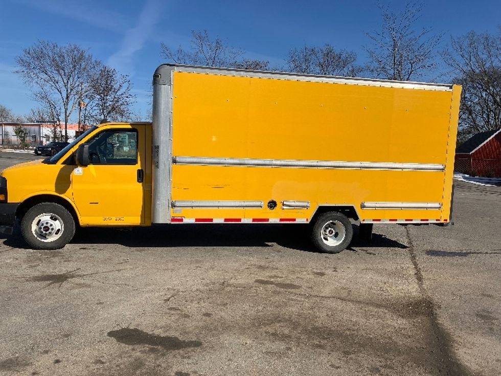 Light Duty Box Truck-Light and Medium Duty Trucks-GMC-2021-Savana G33903-Hot Springs-AR-121,952\n\t\tmiles-$ 23,750 - Image 4