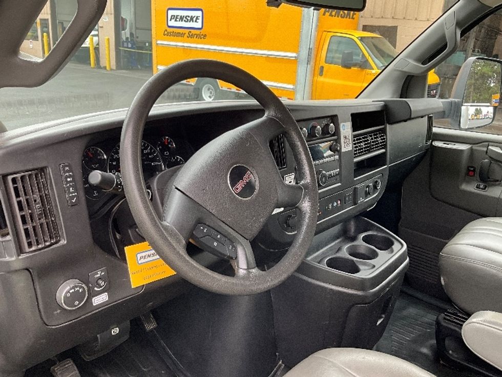 Light Duty Box Truck-Light and Medium Duty Trucks-GMC-2021-Savana G33903-Houston-TX-105,310\n\t\tmiles-$ 29,500 - Image 17