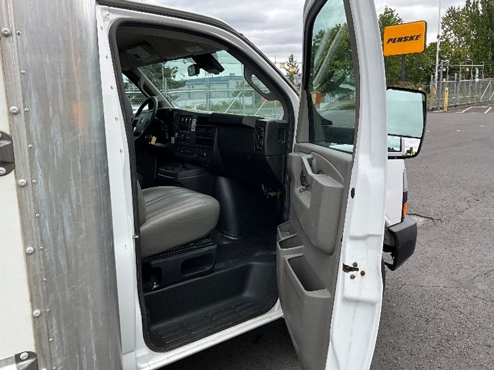 Light Duty Box Truck-Light and Medium Duty Trucks-GMC-2021-Savana G33903-Houston-TX-105,310\n\t\tmiles-$ 29,500 - Image 20