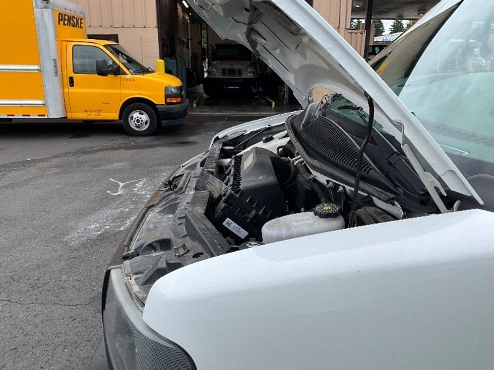 Light Duty Box Truck-Light and Medium Duty Trucks-GMC-2021-Savana G33903-Houston-TX-105,310\n\t\tmiles-$ 29,500 - Image 24