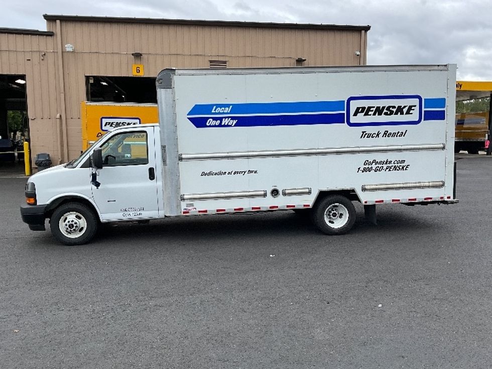 Light Duty Box Truck-Light and Medium Duty Trucks-GMC-2021-Savana G33903-Houston-TX-105,310\n\t\tmiles-$ 29,500 - Image 4