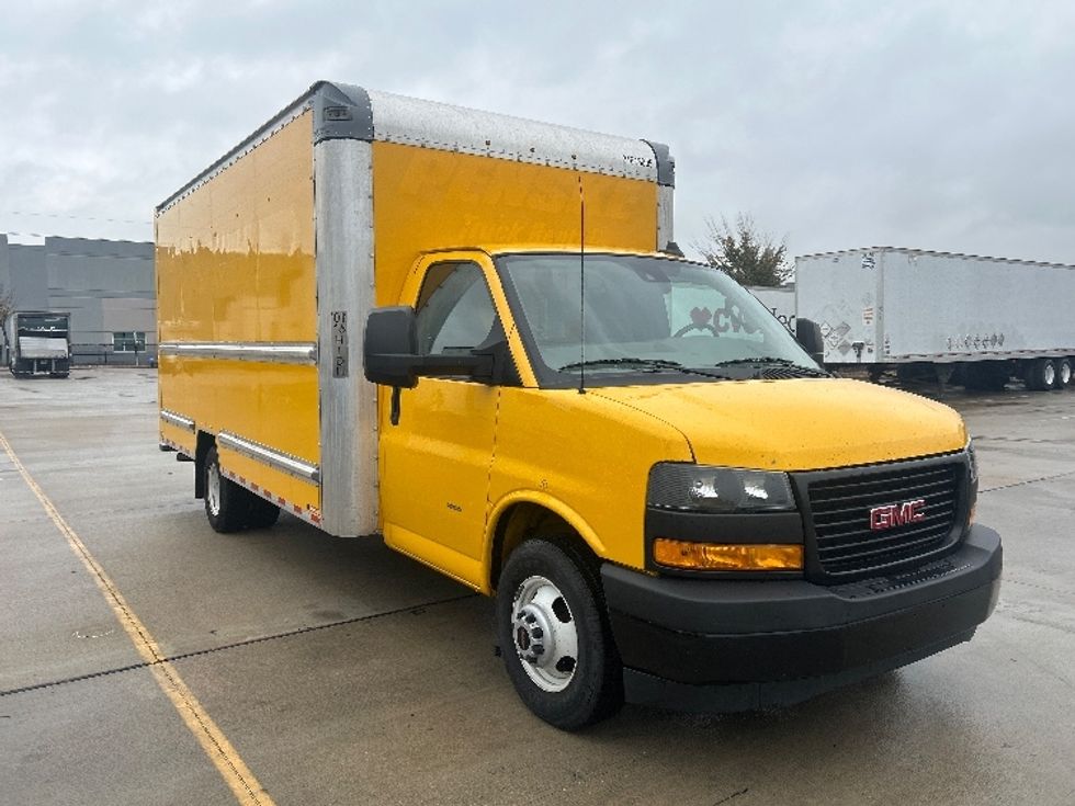Light Duty Box Truck-Light and Medium Duty Trucks-GMC-2021-Savana G33903-Houston-TX-112,566\n\t\tmiles-$ 25,000 - Image 1