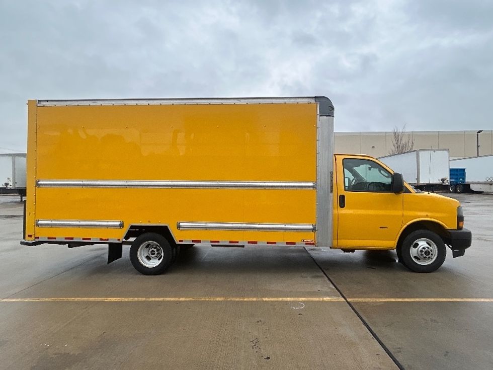 Light Duty Box Truck-Light and Medium Duty Trucks-GMC-2021-Savana G33903-Houston-TX-112,566\n\t\tmiles-$ 25,000 - Image 15