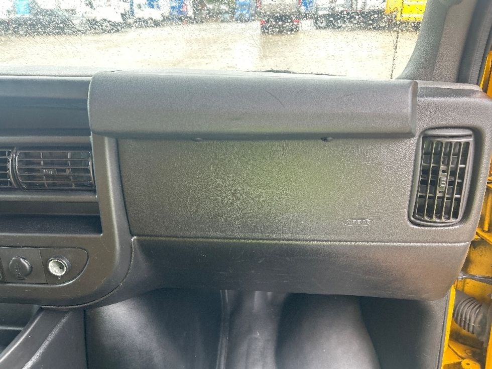 Light Duty Box Truck-Light and Medium Duty Trucks-GMC-2021-Savana G33903-Houston-TX-112,566\n\t\tmiles-$ 25,000 - Image 21