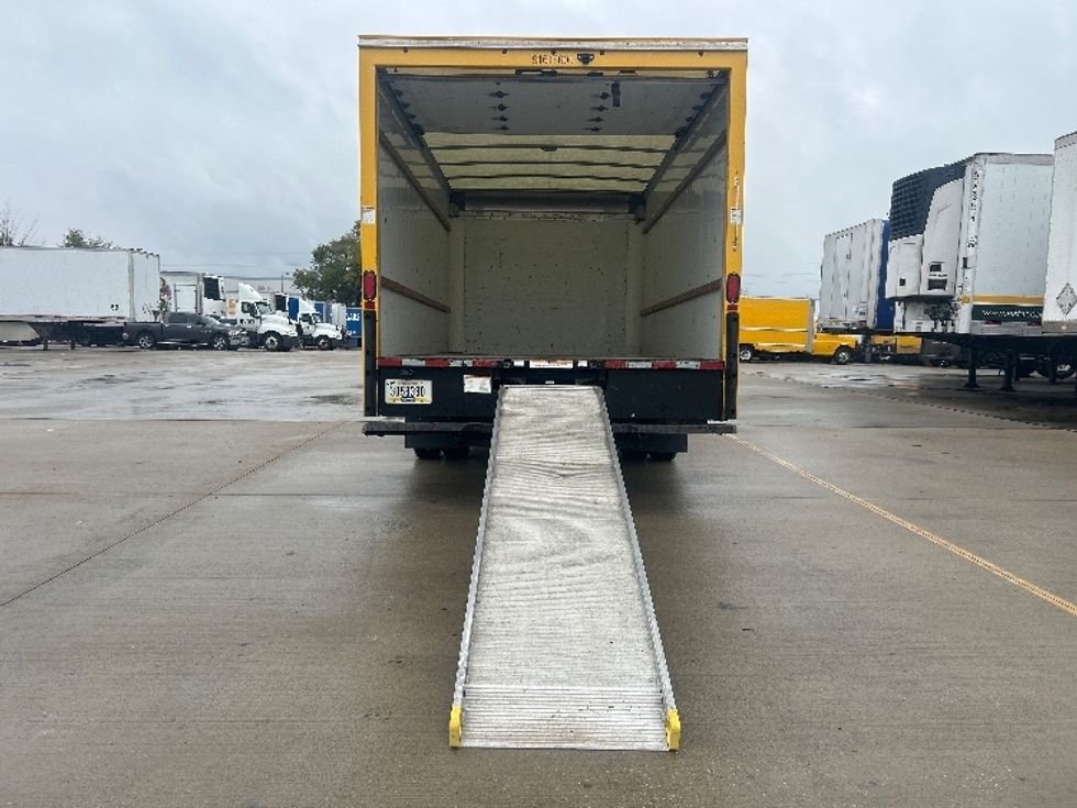 Light Duty Box Truck-Light and Medium Duty Trucks-GMC-2021-Savana G33903-Houston-TX-112,566\n\t\tmiles-$ 25,000 - Image 9