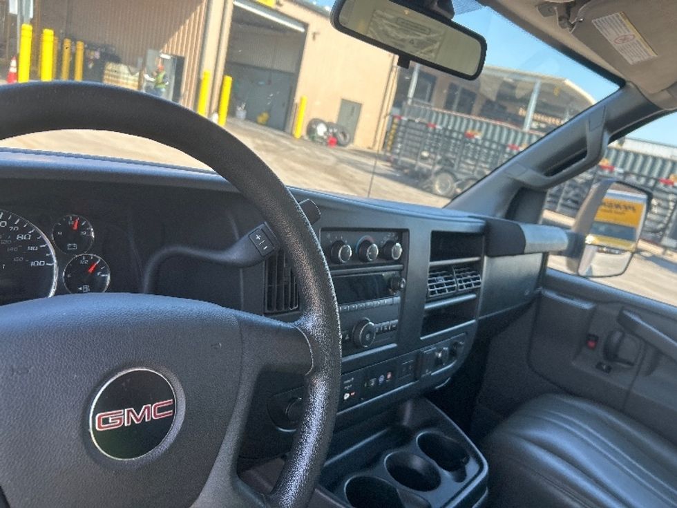 Light Duty Box Truck-Light and Medium Duty Trucks-GMC-2021-Savana G33903-Houston-TX-115,426\n\t\tmiles-$ 26,750 - Image 14