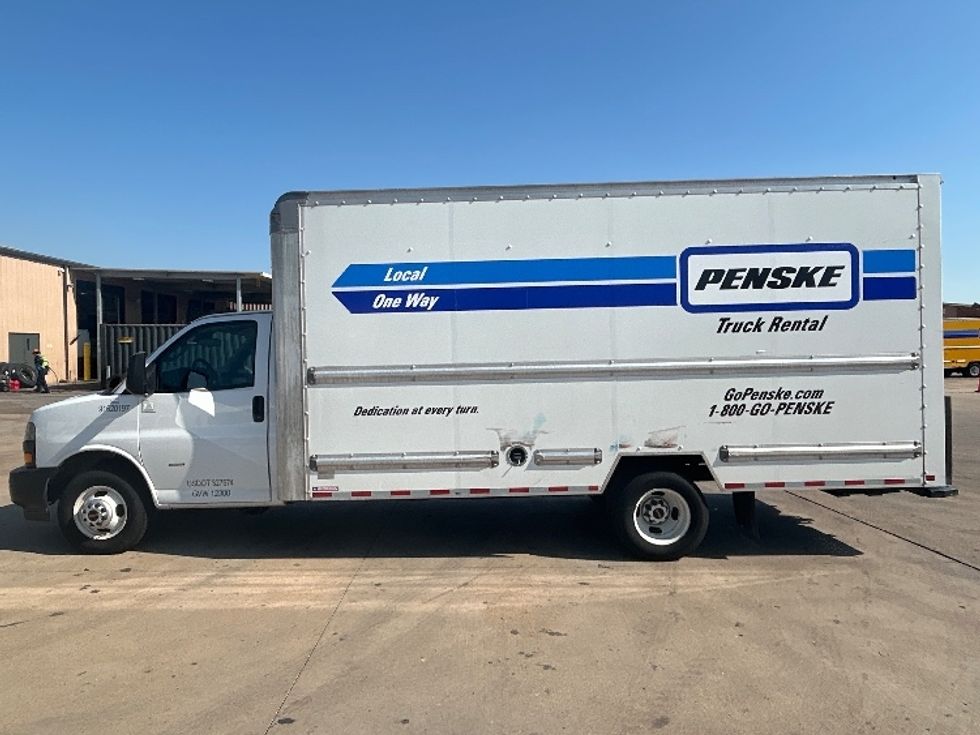 Light Duty Box Truck-Light and Medium Duty Trucks-GMC-2021-Savana G33903-Houston-TX-115,426\n\t\tmiles-$ 26,750 - Image 4
