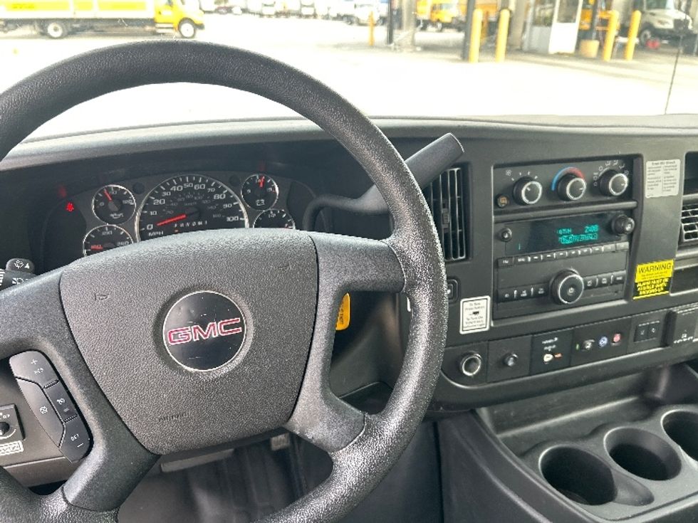 Light Duty Box Truck-Light and Medium Duty Trucks-GMC-2021-Savana G33903-Houston-TX-115,511\n\t\tmiles-$ 27,750 - Image 17