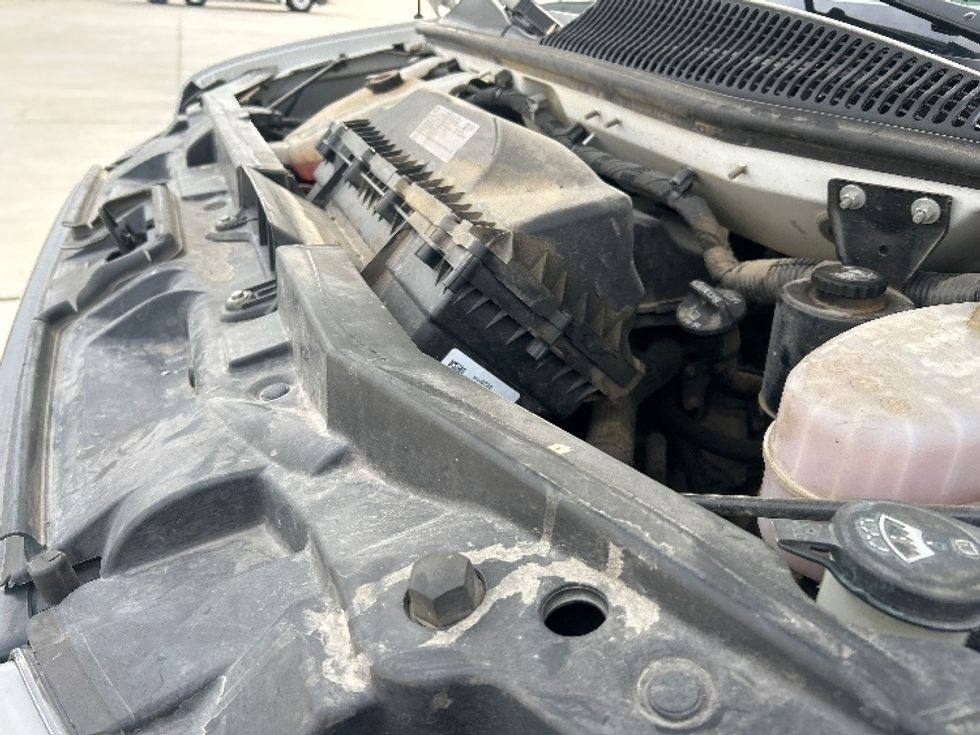 Light Duty Box Truck-Light and Medium Duty Trucks-GMC-2021-Savana G33903-Houston-TX-115,511\n\t\tmiles-$ 27,750 - Image 24