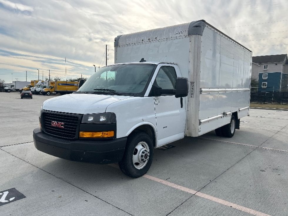 Light Duty Box Truck-Light and Medium Duty Trucks-GMC-2021-Savana G33903-Houston-TX-115,511\n\t\tmiles-$ 27,750 - Image 3