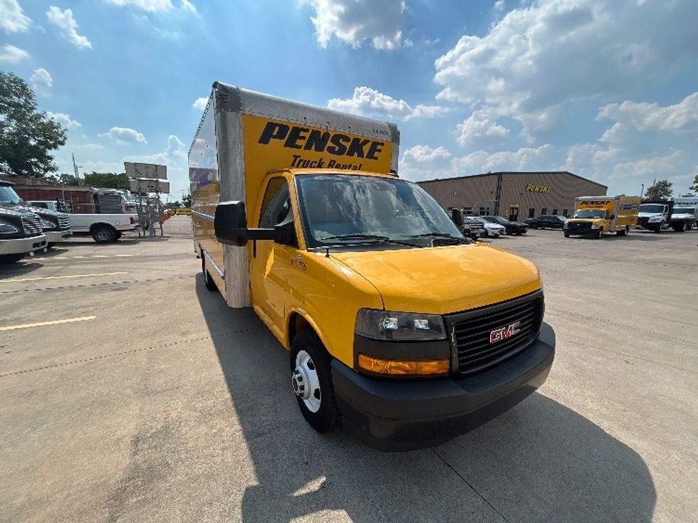 Light Duty Box Truck-Light and Medium Duty Trucks-GMC-2021-Savana G33903-Houston-TX-117,019\n\t\tmiles-$ 22,500 - Image 1
