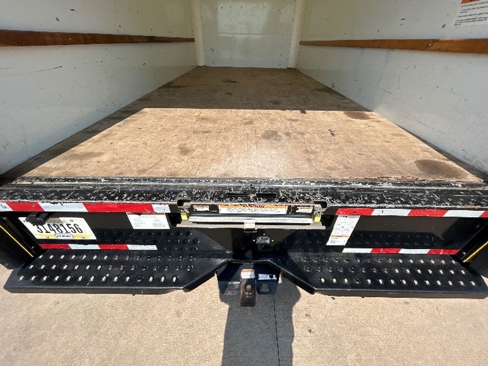 Light Duty Box Truck-Light and Medium Duty Trucks-GMC-2021-Savana G33903-Houston-TX-117,019\n\t\tmiles-$ 22,500 - Image 10