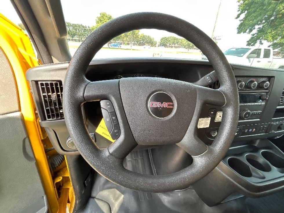 Light Duty Box Truck-Light and Medium Duty Trucks-GMC-2021-Savana G33903-Houston-TX-117,019\n\t\tmiles-$ 22,500 - Image 17