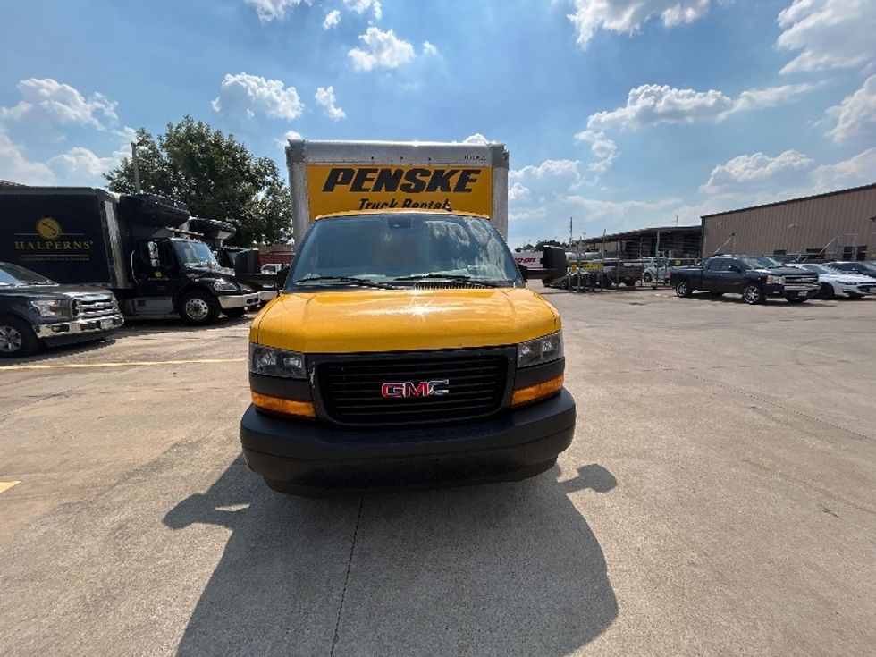 Light Duty Box Truck-Light and Medium Duty Trucks-GMC-2021-Savana G33903-Houston-TX-117,019\n\t\tmiles-$ 22,500 - Image 2