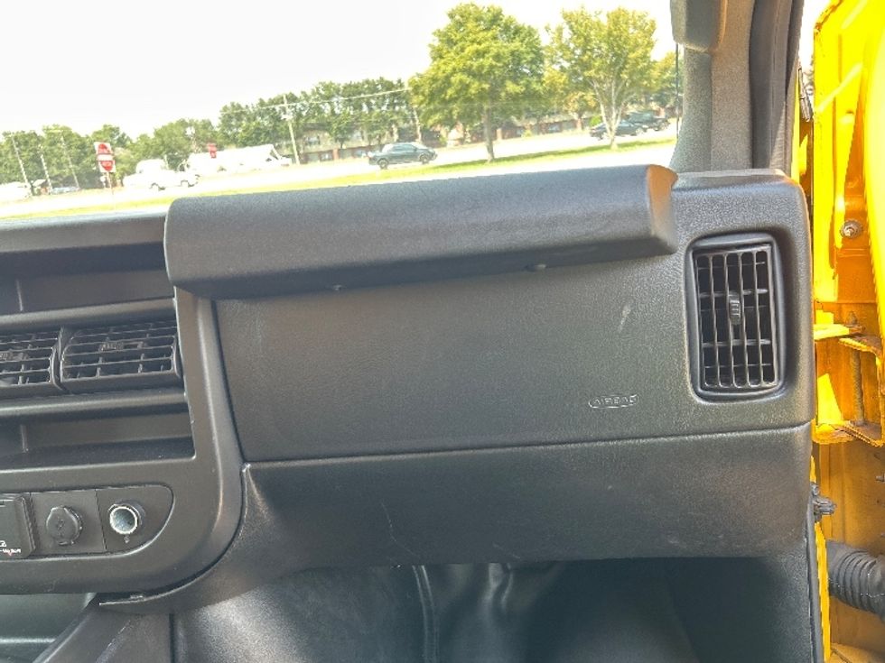 Light Duty Box Truck-Light and Medium Duty Trucks-GMC-2021-Savana G33903-Houston-TX-117,019\n\t\tmiles-$ 22,500 - Image 21