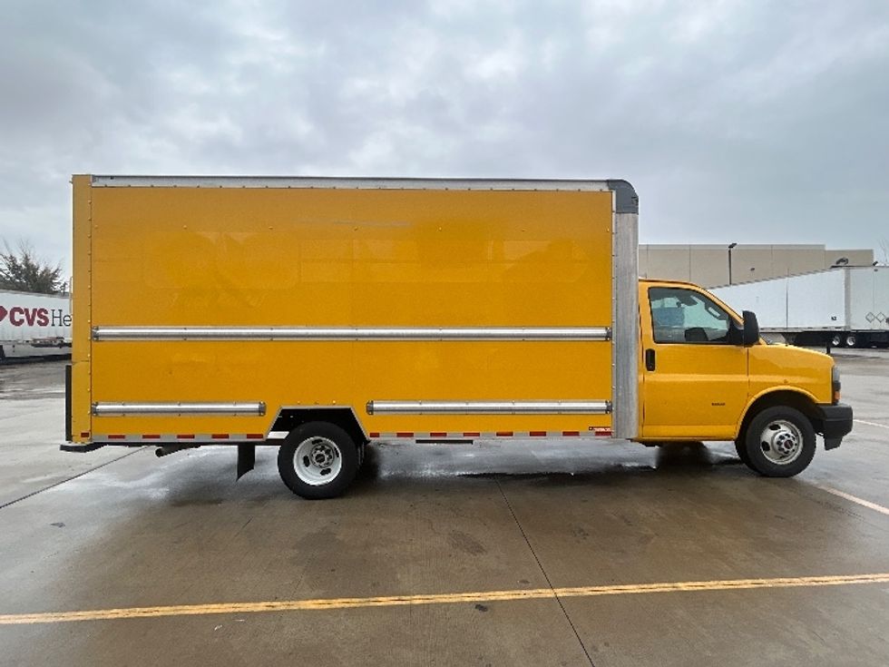 Light Duty Box Truck-Light and Medium Duty Trucks-GMC-2021-Savana G33903-Houston-TX-117,824\n\t\tmiles-$ 24,500 - Image 15
