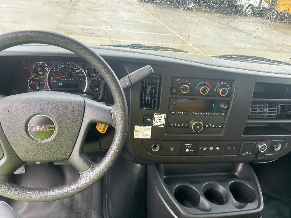 Light Duty Box Truck-Light and Medium Duty Trucks-GMC-2021-Savana G33903-Houston-TX-117,824\n\t\tmiles-$ 24,500 - Image 18