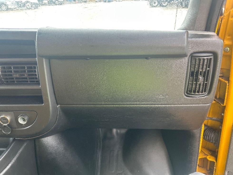 Light Duty Box Truck-Light and Medium Duty Trucks-GMC-2021-Savana G33903-Houston-TX-117,824\n\t\tmiles-$ 24,500 - Image 21