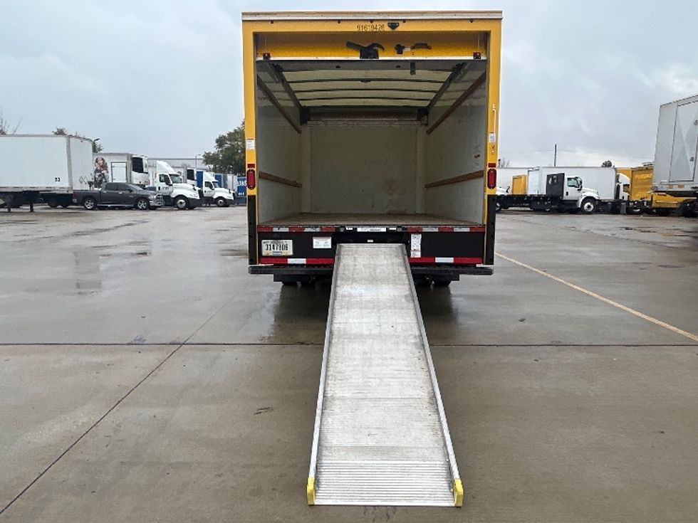 Light Duty Box Truck-Light and Medium Duty Trucks-GMC-2021-Savana G33903-Houston-TX-117,824\n\t\tmiles-$ 24,500 - Image 9