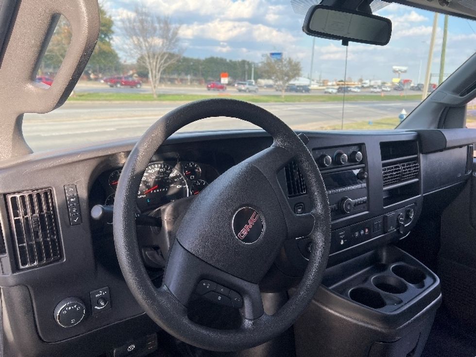 Light Duty Box Truck-Light and Medium Duty Trucks-GMC-2021-Savana G33903-Houston-TX-120,921\n\t\tmiles-$ 27,000 - Image 17