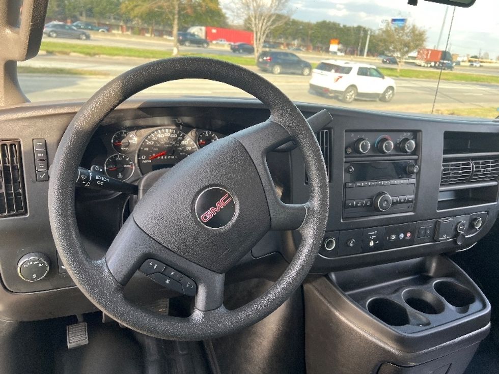 Light Duty Box Truck-Light and Medium Duty Trucks-GMC-2021-Savana G33903-Houston-TX-120,921\n\t\tmiles-$ 27,000 - Image 18