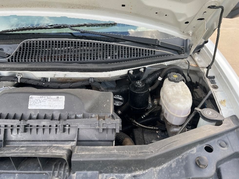 Light Duty Box Truck-Light and Medium Duty Trucks-GMC-2021-Savana G33903-Houston-TX-120,921\n\t\tmiles-$ 27,000 - Image 24