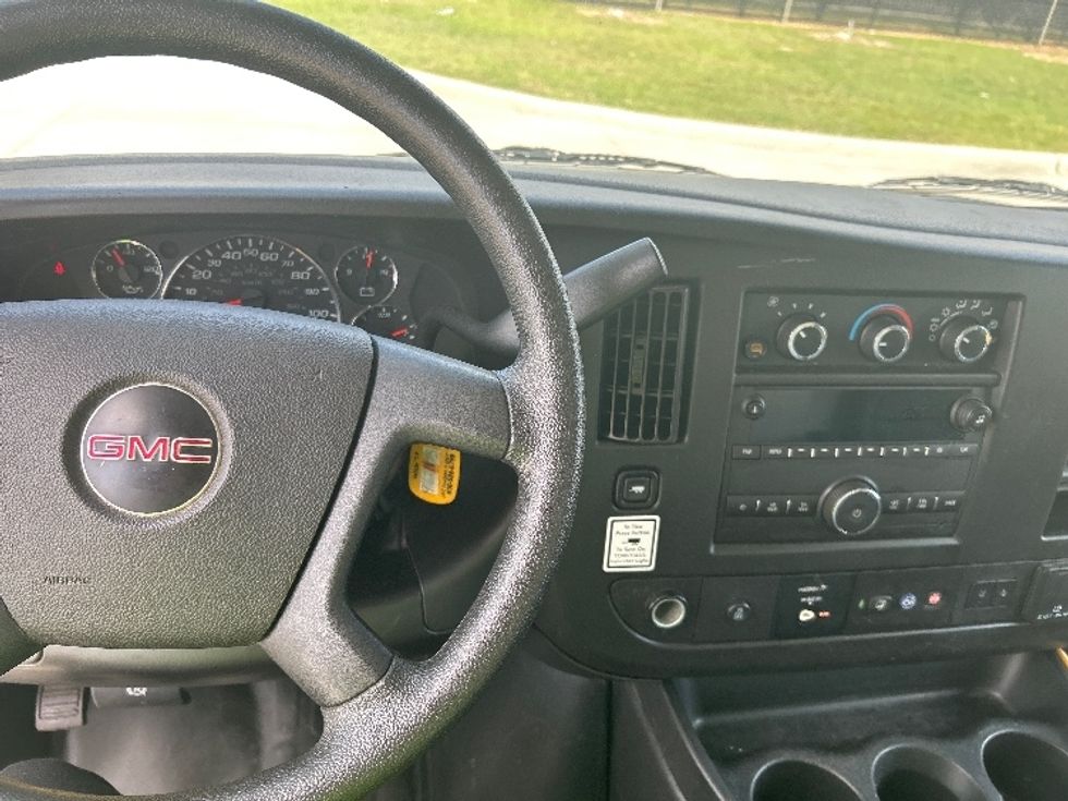 Light Duty Box Truck-Light and Medium Duty Trucks-GMC-2021-Savana G33903-Houston-TX-86,268\n\t\tmiles-$ 31,000 - Image 18