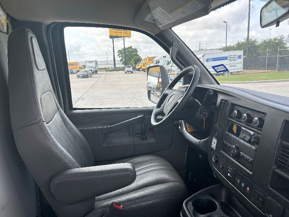 Light Duty Box Truck-Light and Medium Duty Trucks-GMC-2021-Savana G33903-Houston-TX-86,268\n\t\tmiles-$ 31,000 - Image 22