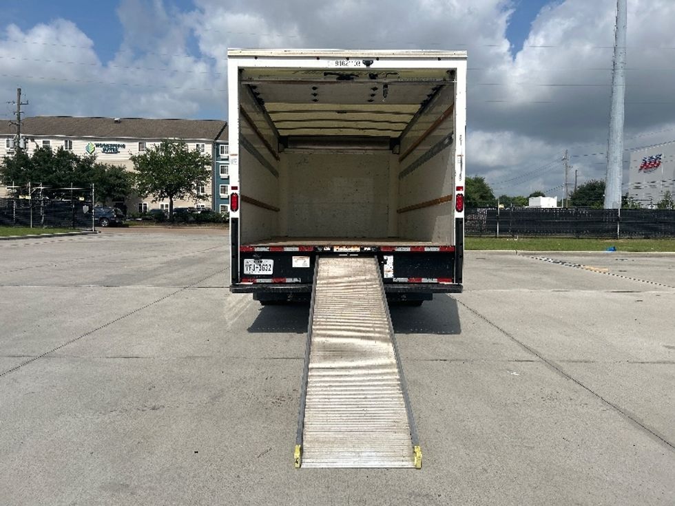 Light Duty Box Truck-Light and Medium Duty Trucks-GMC-2021-Savana G33903-Houston-TX-86,268\n\t\tmiles-$ 31,000 - Image 9