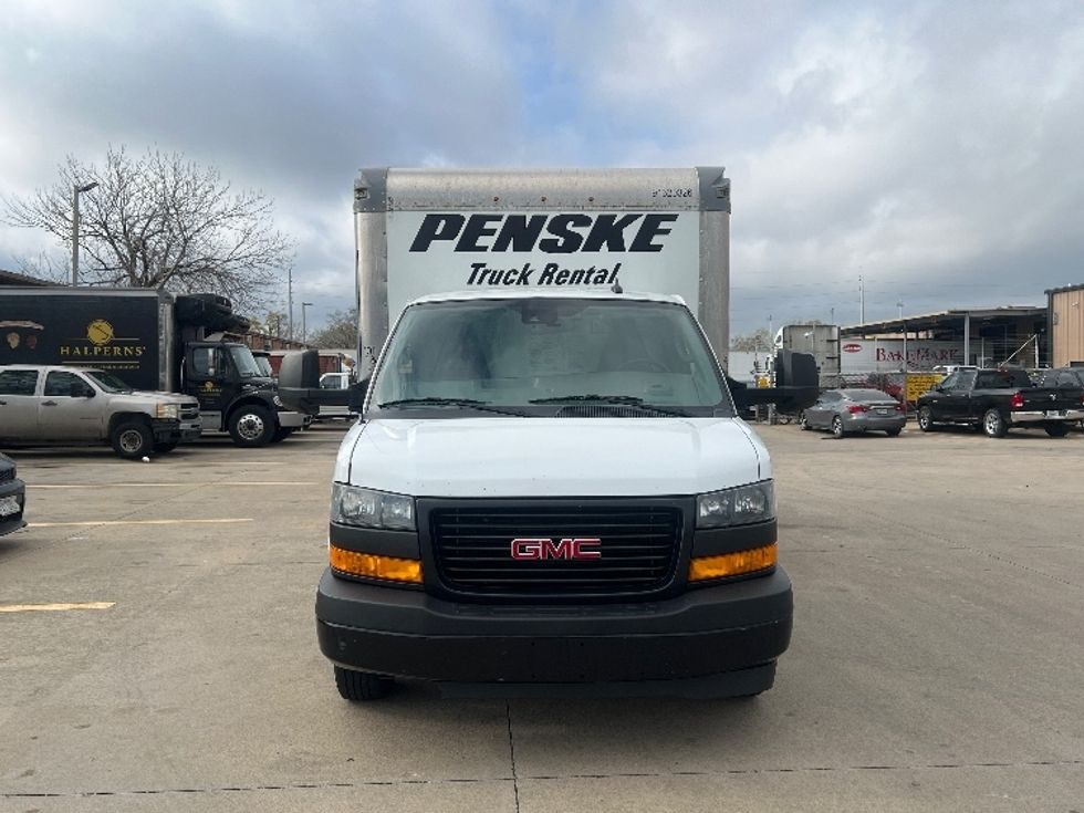 Light Duty Box Truck-Light and Medium Duty Trucks-GMC-2021-Savana G33903-Houston-TX-89,843\n\t\tmiles-$ 30,500 - Image 2