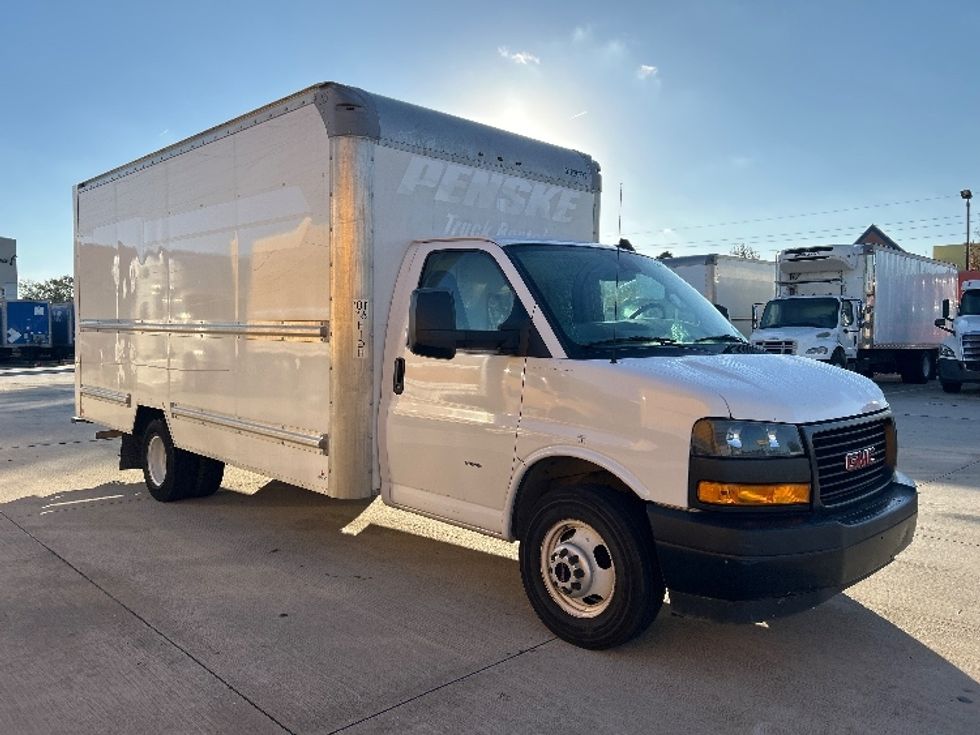 Light Duty Box Truck-Light and Medium Duty Trucks-GMC-2021-Savana G33903-Houston-TX-93,823\n\t\tmiles-$ 30,000 - Image 1