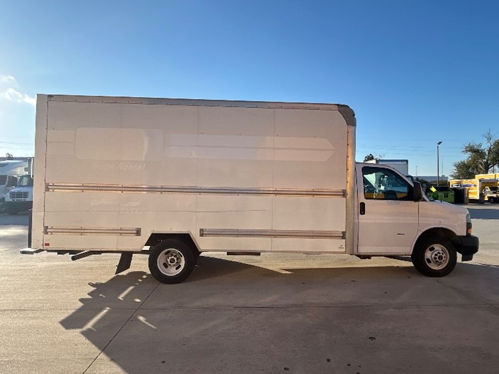 Light Duty Box Truck-Light and Medium Duty Trucks-GMC-2021-Savana G33903-Houston-TX-93,823\n\t\tmiles-$ 30,000 - Image 15
