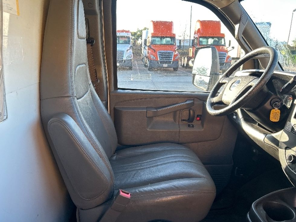 Light Duty Box Truck-Light and Medium Duty Trucks-GMC-2021-Savana G33903-Houston-TX-93,823\n\t\tmiles-$ 30,000 - Image 22