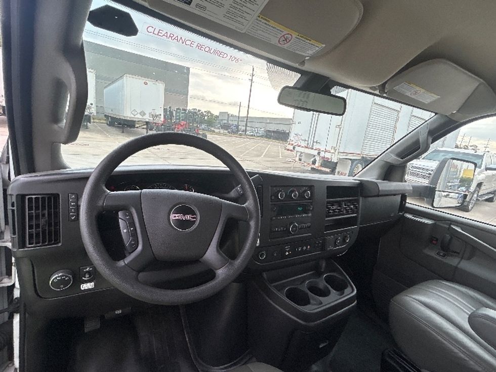 Light Duty Box Truck-Light and Medium Duty Trucks-GMC-2021-Savana G33903-Houston-TX-96,272\n\t\tmiles-$ 29,750 - Image 17