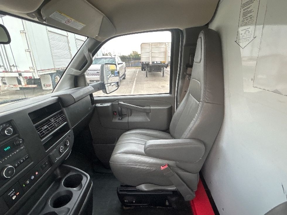 Light Duty Box Truck-Light and Medium Duty Trucks-GMC-2021-Savana G33903-Houston-TX-96,272\n\t\tmiles-$ 29,750 - Image 19